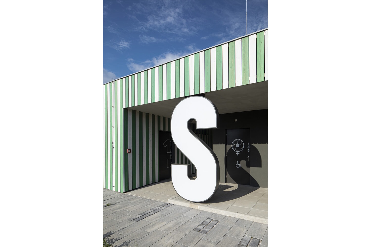 SPORTOVNÍ AREÁL, PRAHA–LYSOLAJE — fotografie 5